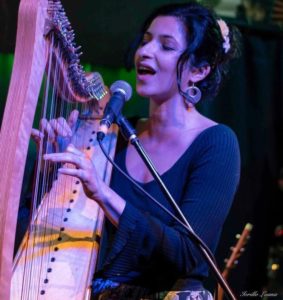 Valeria Villeggia - Canto, coro per tutti, laboratori